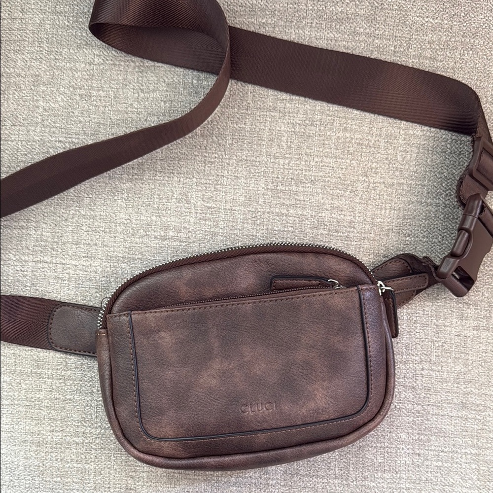 Cluci Brown belt bag